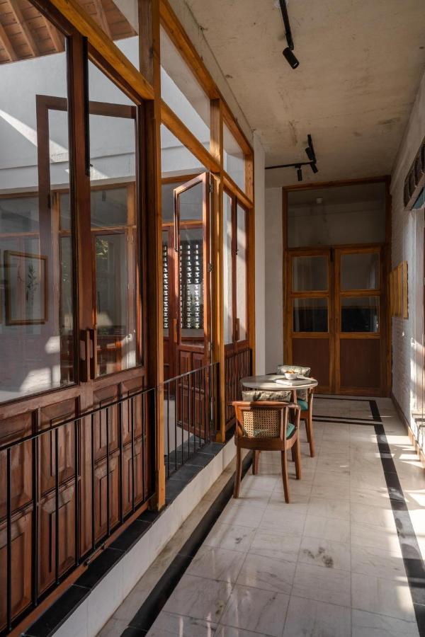 גורגאון Lohonostays Library Sadhrana Bagh מראה חיצוני תמונה