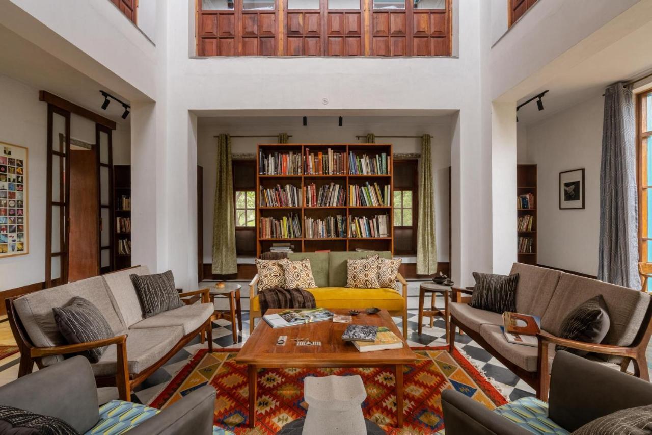 גורגאון Lohonostays Library Sadhrana Bagh מראה חיצוני תמונה